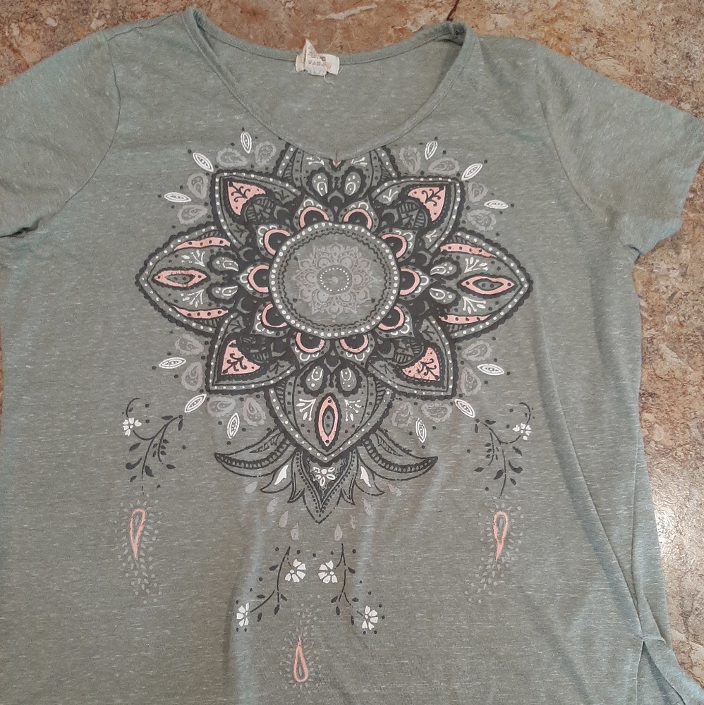 Madison & Berkley short sleeve Tee. High/low style